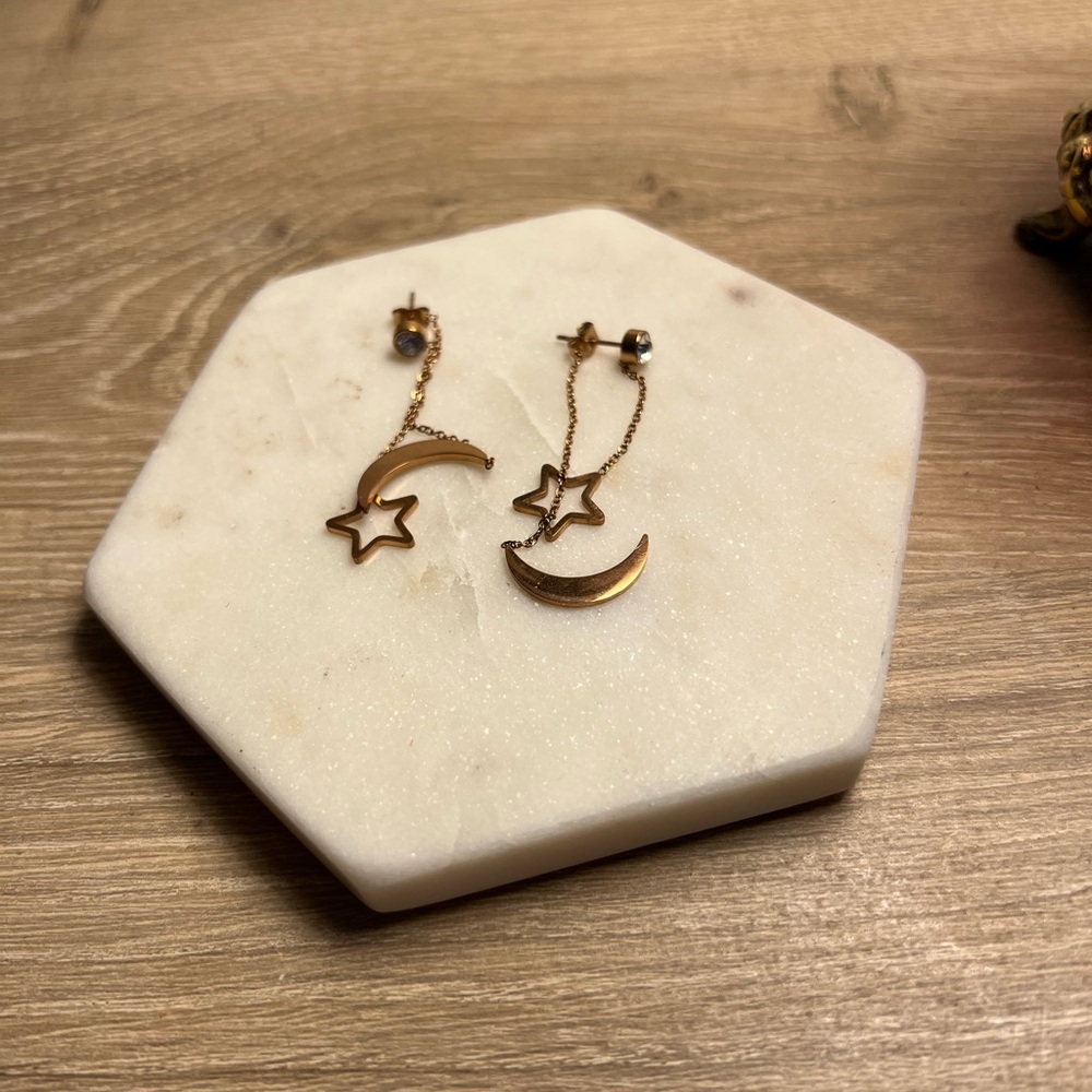 Rose gold Earrings, like new never wear